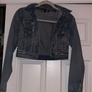 Medium wash cropped denim jacket